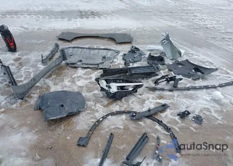 2024 Polestar 2 Long Range Dual Motor/Long Range Dual Motor Plus z USA, uszkodzony, nr VIN YSMFD3KA5RL218831